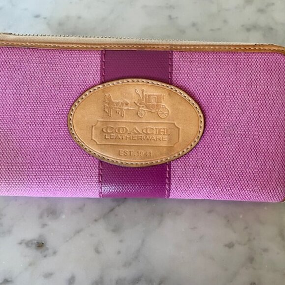 COACH Hampton 10th Anniversary Kisslock Tote Purse - Picture 16 of 17